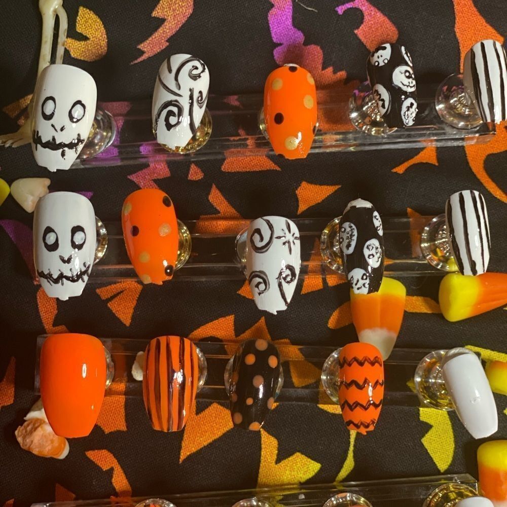 Short Coffin Halloween Press On Nails!
